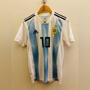Lionel Messi Argentina 2018 World Cup replica jersey (men’s small)